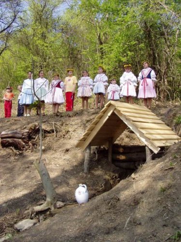 Otvírání studánky - 30.4.2005
